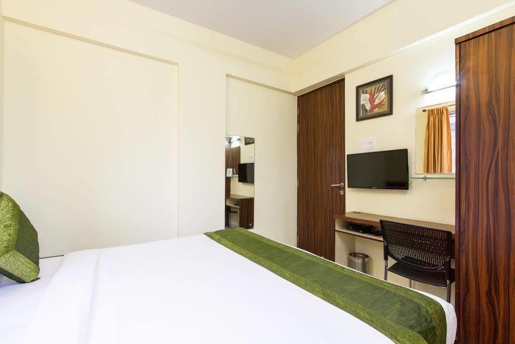 Treebo Park View Hadapsar Hotel Pune Ngoại thất bức ảnh